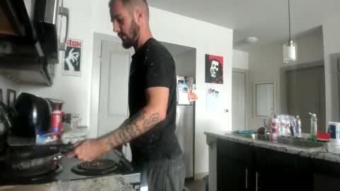 just  str8 stud nut  1000 online show from 01-12-26, 05:51