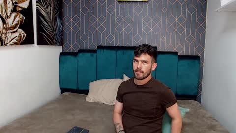 Dylan white online show from 02-11-25, 08:42