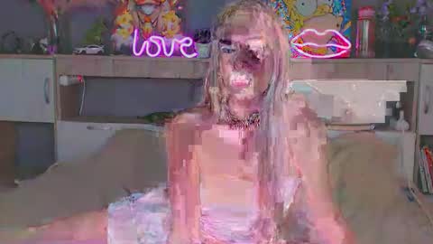 Whitekittykitten online show from 01-17-26, 04:11