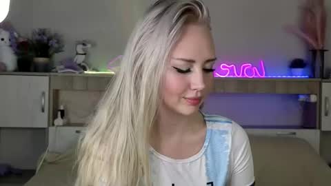 Whitekittykitten online show from 02-12-26, 03:29