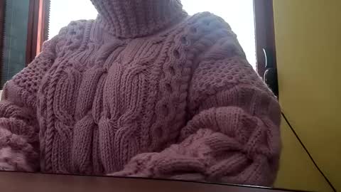 whitesweater online show from 10-22-25, 07:19