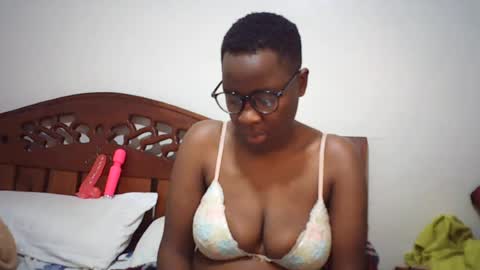 Snapshot of whitney_ly chatting on 07-27-26, 08:10 whitney_ly online show from 07-27-26, 08:10