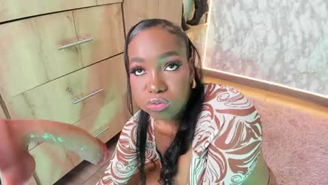 Snapshot of whitneyyfox chatting on 06-04-26, 11:33 whitneyyfox online show from 06-04-26, 11:33