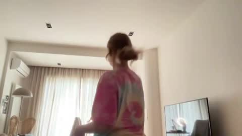 Snapshot of whoisalisa chatting on 05-19-26, 07:47 Alisa online show from 05-19-26, 07:47