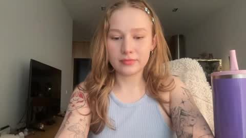 Snapshot of whoisalisa chatting on 05-26-26, 07:59 Alisa online show from 05-26-26, 07:59