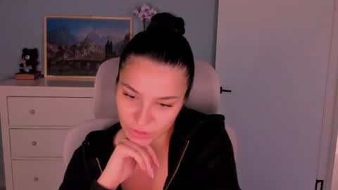 Snapshot of whoislulu chatting on 07-02-26, 07:31 whoislulu online show from 07-02-26, 07:31