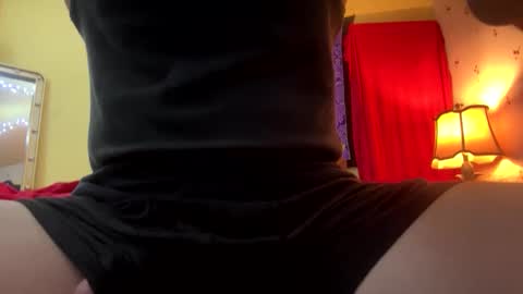 Snapshot of wichitawes chatting on 11-14-25, 06:12 Wichita Wes online show from 11-14-25, 06:12