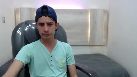 Snapshot of wickedboy_twink chatting on 01-22-25, 09:32 JAISON online show from 01-22-25, 09:32
