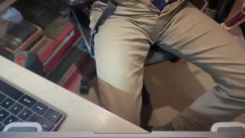 Snapshot of wiggo8 chatting on 01-12-25, 10:54 HornDawg online show from 01-12-25, 10:54