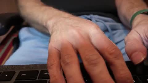 Snapshot of wiggo8 chatting on 09-17-25, 03:08 HornDawg online show from 09-17-25, 03:08