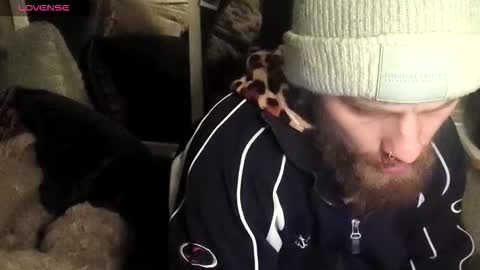 wilclyde1996 online show from 02-15-26, 06:04