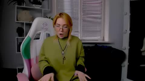 Snapshot of wild_berry_soul chatting on 10-20-25, 06:03 wild_berry_soul online show from 10-20-25, 06:03