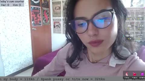 Snapshot of wild_kittys chatting on 03-09-25, 09:03 Katherine and James online show from 03-09-25, 09:03