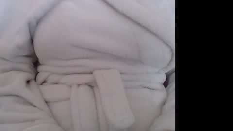 Snapshot of wild_seduction chatting on 10-06-25, 02:36 Ella online show from 10-06-25, 02:36