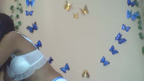 Snapshot of wildah chatting on 05-10-26, 12:10 wildah online show from 05-10-26, 12:10