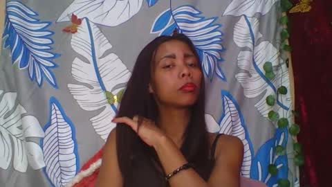 Snapshot of wildah chatting on 06-07-26, 01:04 wildah online show from 06-07-26, 01:04