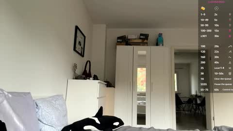 Mia online show from 10-03-25, 07:05