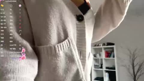 Mia online show from 02-10-26, 03:05