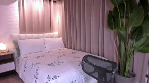 BELLA online show from 04-16-26, 09:39