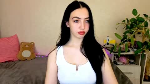 Alena online show from 05-17-26, 05:27
