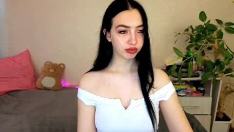 Alena online show from 05-18-26, 05:24