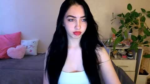 Alena online show from 06-18-26, 03:51