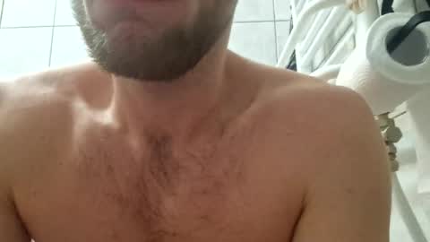 Snapshot of wildmike93 chatting on 12-22-25, 07:05 wildmike93 online show from 12-22-25, 07:05