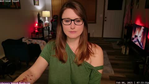 Snapshot of wildsouthernpeach chatting on 02-09-25, 01:33 Ivy online show from 02-09-25, 01:33