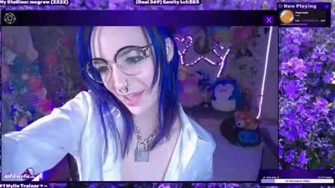 Snapshot of wildwylie chatting on 06-12-26, 01:59 Wylie Wanderlust online show from 06-12-26, 01:59
