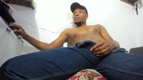 Snapshot of wilfer484725 chatting on 10-08-25, 04:37 wilfer online show from 10-08-25, 04:37