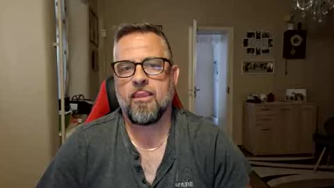 Snapshot of wilhelmus3 chatting on 05-14-26, 02:46 wilhelmus3 online show from 05-14-26, 02:46