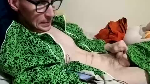 willbarringer12 online show from 04-30-26, 08:57
