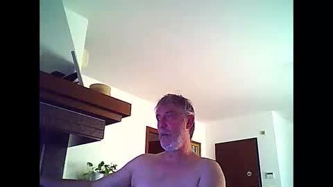 Snapshot of willfire71 chatting on 05-16-26, 06:43 Willfire71 online show from 05-16-26, 06:43