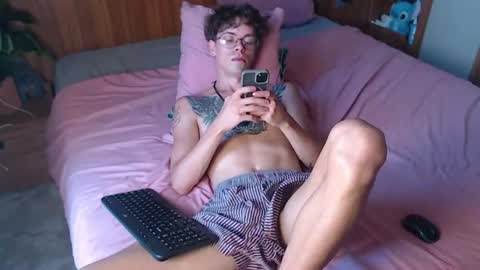 Snapshot of william_henry_a chatting on 06-22-26, 03:25 William online show from 06-22-26, 03:25