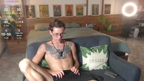 Snapshot of william_henry_a chatting on 07-31-26, 04:23 William online show from 07-31-26, 04:23