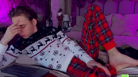 William online show from 12-22-25, 03:14