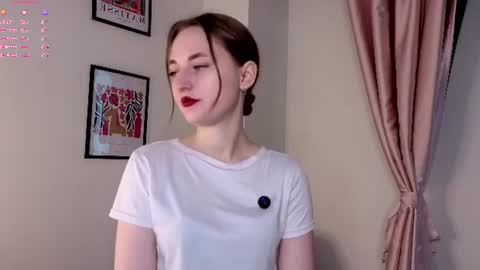 Snapshot of williapabey chatting on 06-12-26, 01:26 Sarah online show from 06-12-26, 01:26