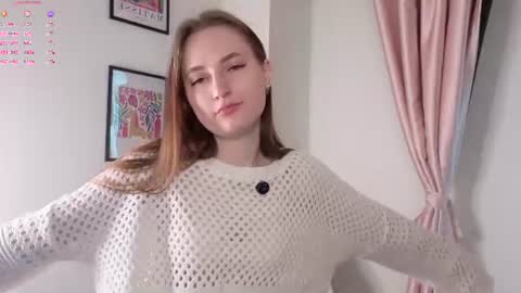 Snapshot of williapabey chatting on 06-15-26, 01:19 Sarah online show from 06-15-26, 01:19