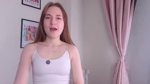 Snapshot of williapabey chatting on 06-25-26, 01:38 Sarah online show from 06-25-26, 01:38