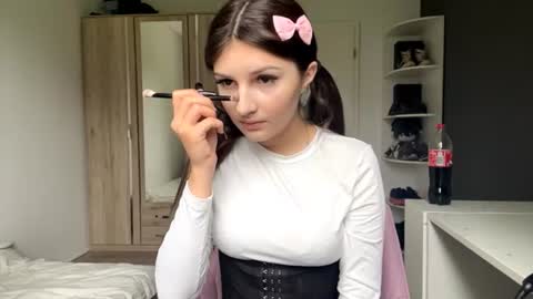 Mari online show from 06-12-26, 07:40