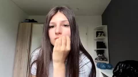 Mari online show from 06-29-26, 06:52