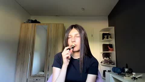 Mari online show from 07-13-26, 08:28