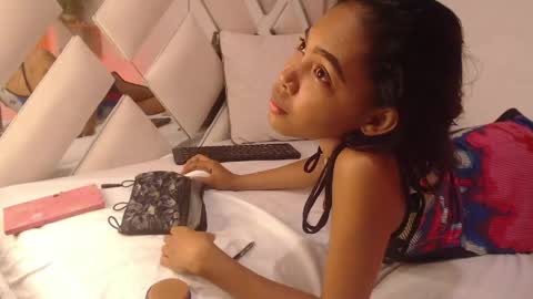 Snapshot of willow_smitt_ chatting on 04-23-26, 01:57 luna online show from 04-23-26, 01:57