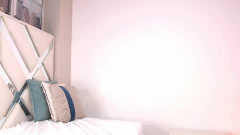 Snapshot of willow_smitt_ chatting on 04-30-26, 01:39 luna online show from 04-30-26, 01:39