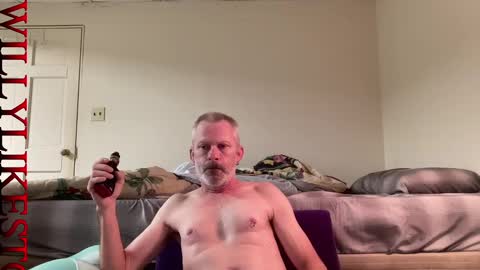 Snapshot of willylikestoplay74 chatting on 01-11-25, 02:41 Twisted Will online show from 01-11-25, 02:41