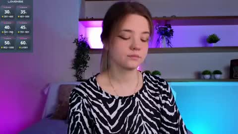 Snapshot of wilonebute chatting on 06-07-26, 03:27 Mary online show from 06-07-26, 03:27
