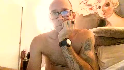 Snapshot of wingnutt765733498294 chatting on 04-12-26, 06:51 wingnutt765733498294 online show from 04-12-26, 06:51