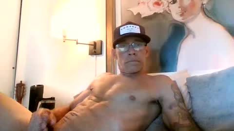 Snapshot of wingnutt765733498294 chatting on 04-13-26, 04:23 wingnutt765733498294 online show from 04-13-26, 04:23