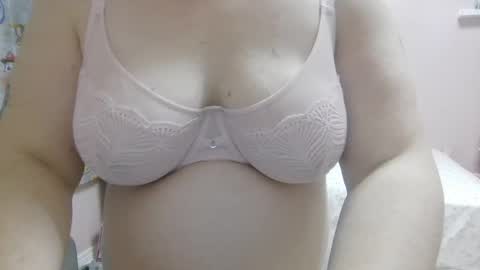 Winnie online show from 04-20-26, 03:31