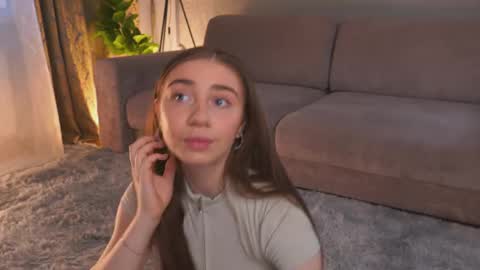 Snapshot of winnieriedesel chatting on 04-09-26, 03:17 Lillian online show from 04-09-26, 03:17